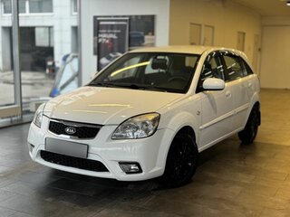 2011 Kia Rio II Рестайлинг, белый, 679000 рублей, вид 1