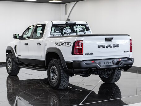 2025 Ram 1500 RHO V Рестайлинг, белый, 10790000 рублей, вид 4