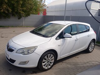 2011 Opel Astra J, белый, 590000 рублей, вид 1