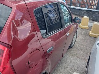 2010 Renault Sandero I, красный, 399999 рублей, вид 4