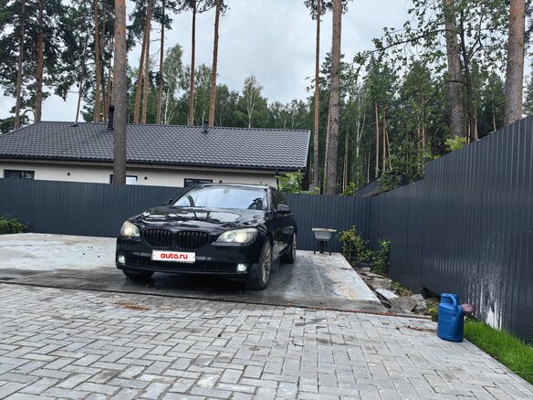 2011 BMW 7 серии 730i V (F01/F02/F04), чёрный, 1300000 рублей