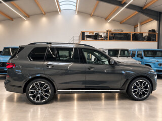 2026 BMW X7 40d I (G07) Рестайлинг, серый, 15850000 рублей, вид 3