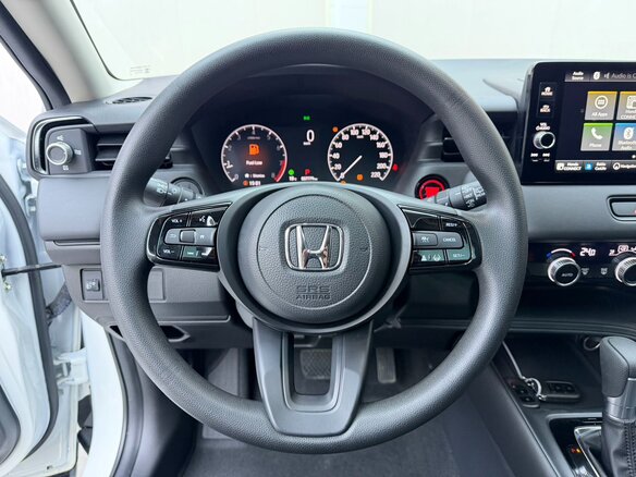 2023 Honda Vezel II, белый, 2030000 рублей - вид 11