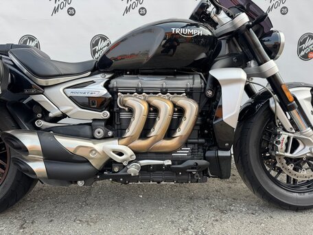 2021 Triumph Rocket 3, чёрный, 1850000 рублей, вид 3