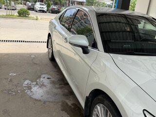 2021 Toyota Camry VIII (XV70), белый, 3250000 рублей, вид 3