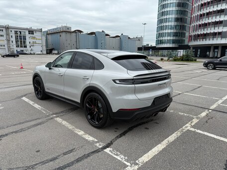 2026 Porsche Cayenne GTS Coupé III Рестайлинг, серый, 24900000 рублей, вид 5