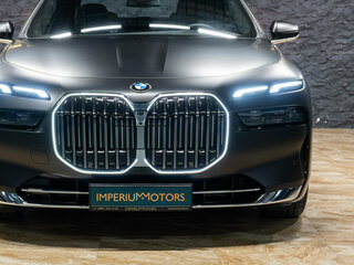 2025 BMW 7 серии 740i xDrive VII (G70), чёрный, 16050000 рублей, вид 4