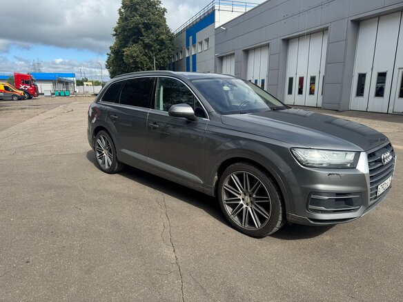 2015 Audi Q7 II (4M), серый, 2400000 рублей
