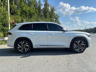 2024 Geely Monjaro (Xingyue L) I, белый, 3400000 рублей, вид 4