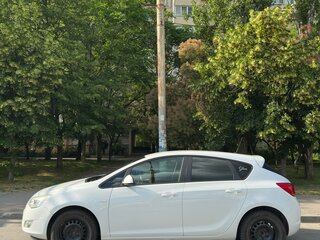 2011 Opel Astra J, белый, 620000 рублей, вид 4