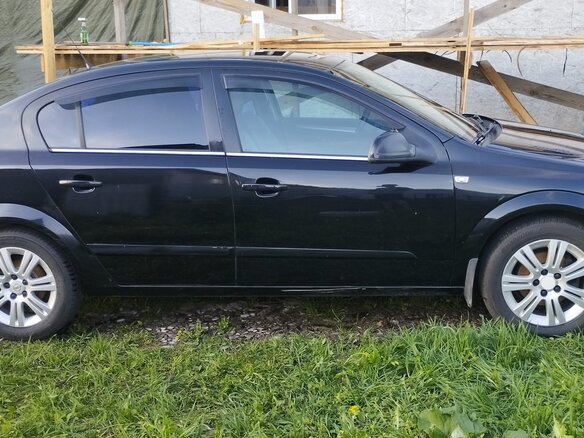 2010 Opel Astra H Рестайлинг, чёрный, 515000 рублей - вид 1