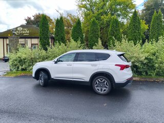 2022 Hyundai Santa Fe IV Рестайлинг, белый, 3650000 рублей, вид 4