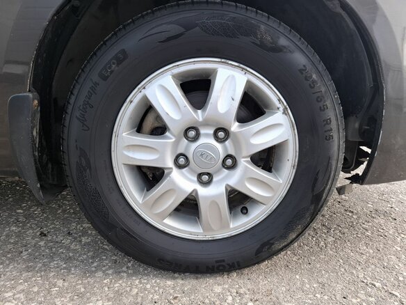2010 Kia Carens II (UN), коричневый, 740000 рублей - вид 13