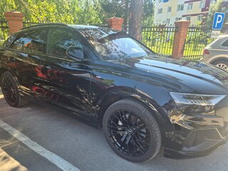 2022 Audi Q8 55 TFSI I (4M), чёрный, 8999999 рублей, вид 3