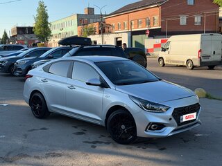 2017 Hyundai Solaris II, серебристый, 1100000 рублей, вид 2