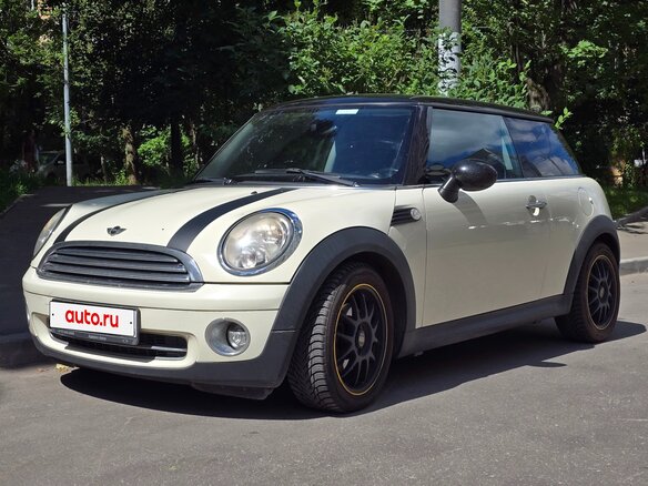 2010 Mini Hatch Cooper II (R56), белый, 765000 рублей