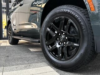 2025 Chevrolet Tahoe V Рестайлинг, серый, 12790000 рублей, вид 5