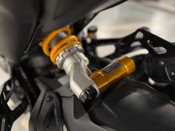 2024 Ducati Monster 937, чёрный - вид 16