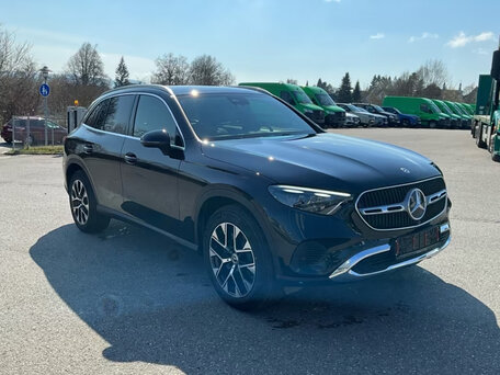 2026 Mercedes-Benz GLC 220 d II (X254), чёрный, 7092275 рублей, вид 2