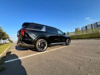 2024 Kia Carnival IV Рестайлинг, чёрный, 5940000 рублей, вид 5