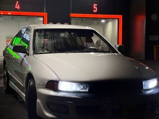 2000 Mitsubishi Galant VIII Рестайлинг, белый, 300000 рублей, вид 1