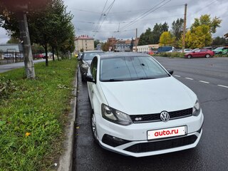 2016 Volkswagen Polo V Рестайлинг, белый, 930000 рублей, вид 1