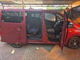 2012 Nissan NV200, пурпурный, 1550000 рублей, вид 5
