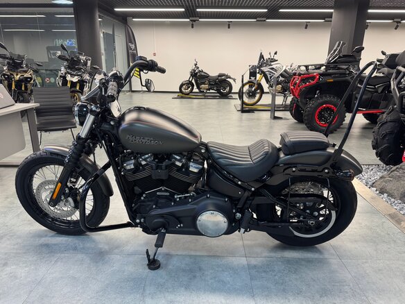 2017 Harley-Davidson Street Bob, серый, 1310000 рублей - вид 1