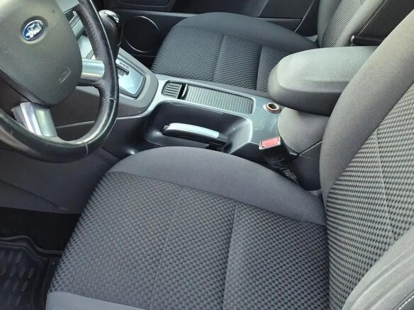 2009 Ford C-MAX I Рестайлинг, чёрный - вид 15