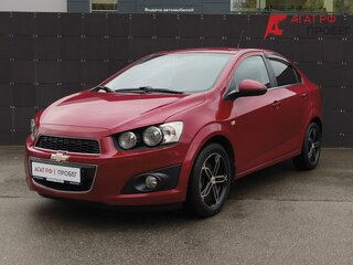 2013 Chevrolet Aveo II, красный, 699000 рублей, вид 1