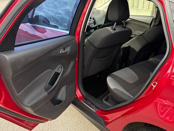 2013 Ford Focus III, красный, 680000 рублей - вид 13