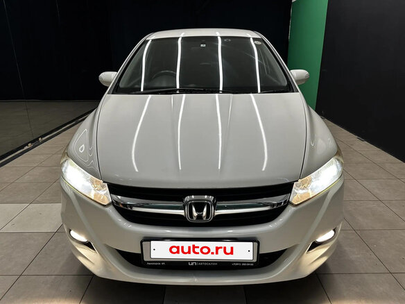 2009 Honda Stream II Рестайлинг, белый, 1290000 рублей - вид 1