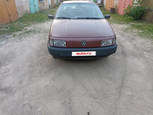 1991 Volkswagen Passat B3, пурпурный