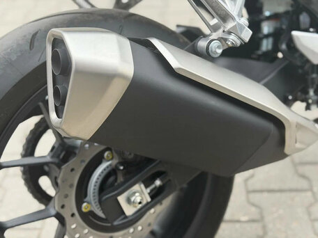 2026 Honda CB 750 Hornet, серебристый, 1190000 рублей, вид 5