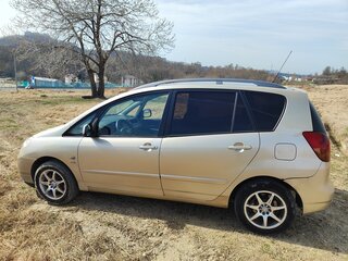 2003 Toyota Corolla Verso I, золотистый, 480000 рублей, вид 5