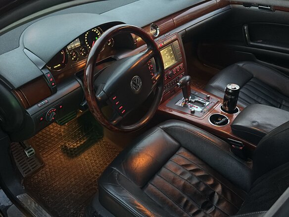 2006 Volkswagen Phaeton I, чёрный, 1150000 рублей - вид 4