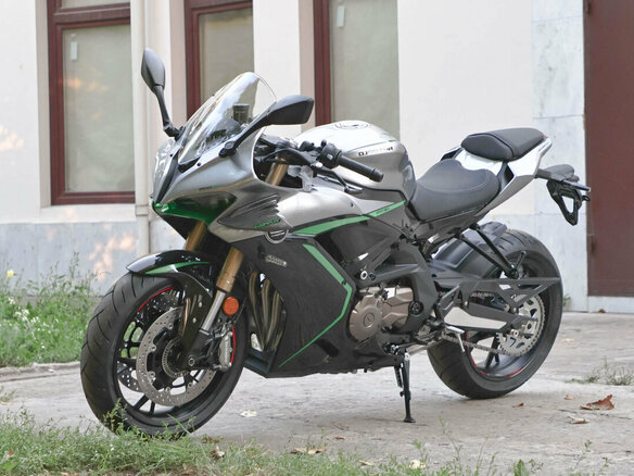 2024 QJMotor SRK 600 RC, серебристый, 679900 рублей