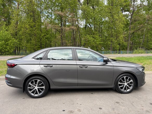 2023 Geely Emgrand II, серый, 1300000 рублей - вид 4
