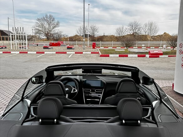 2020 BMW 8 серии 840i xDrive II (G14/G15/G16), чёрный, 9000000 рублей - вид 25