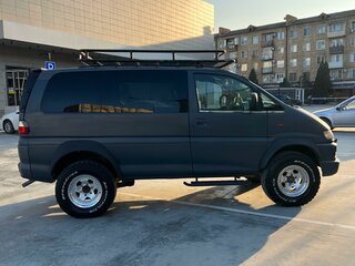 2004 Mitsubishi Delica IV, серый, 1200000 рублей, вид 3