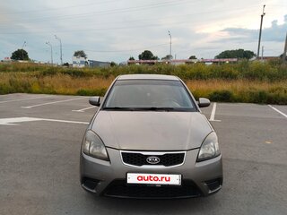 2011 Kia Rio II Рестайлинг, серебристый, 460000 рублей, вид 1