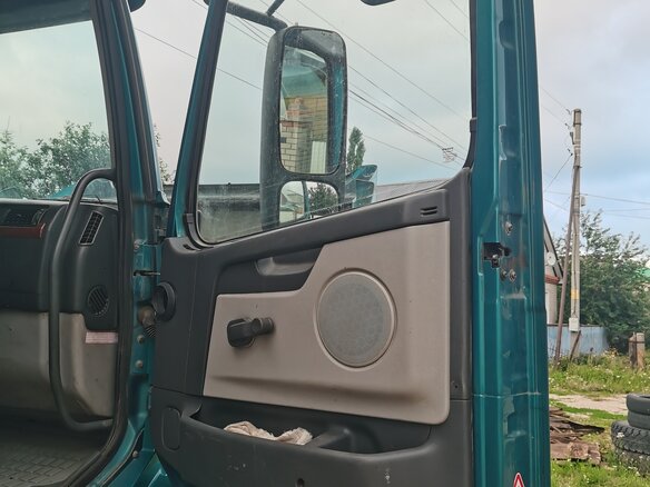 2003 Volvo VNL, зелёный, 2500000 рублей - вид 13