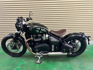 2020 Triumph Bonneville Bobber, чёрный, 1650000 рублей, вид 2