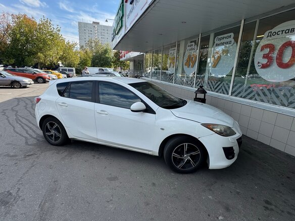 2010 Mazda 3 II (BL), белый, 830000 рублей - вид 2