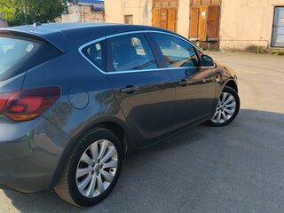 2010 Opel Astra J, серый, 670000 рублей, вид 4
