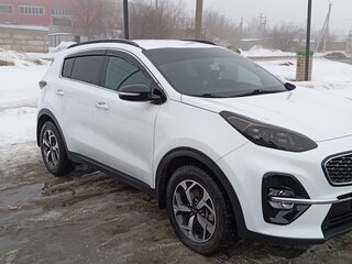 2019 Kia Sportage IV Рестайлинг, белый, 2115000 рублей, вид 4