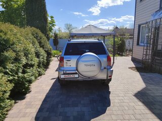 2002 Toyota RAV4 II (XA20), серебристый, 600000 рублей, вид 3