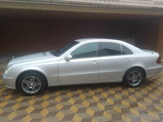 2002 Mercedes-Benz E-Класс 220 III (W211, S211), серебристый, 600000 рублей, вид 3