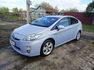 2010 Toyota Prius III (XW30), голубой, 930000 рублей, вид 1