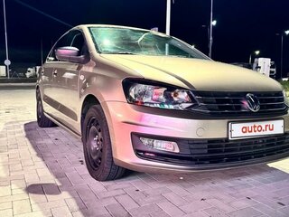 2018 Volkswagen Polo V Рестайлинг, бежевый, 1440000 рублей, вид 2